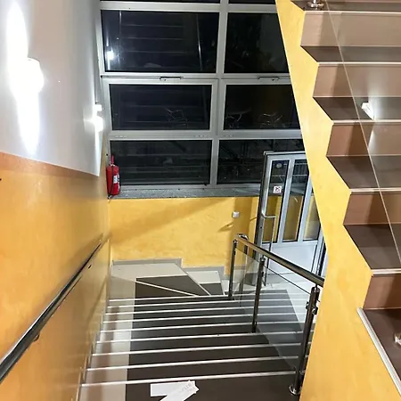 Airport Low-budget Apartman