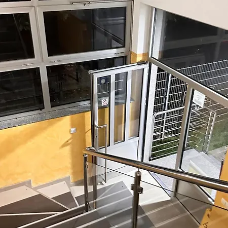 Airport Low-budget Apartman